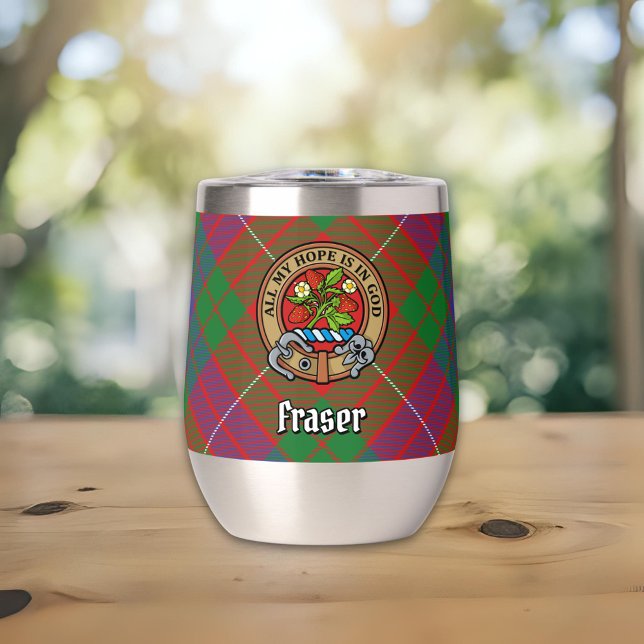 Clan Fraser Wappen über Tartan (Von Creator hochgeladen)