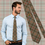 Clan Fraser Wappen über Wetterjagd Tartan Krawatte<br><div class="desc">Clan Fraser Wappen Abzeichen umgeben von einem Gurt und Schnalle über verwitterten Jagdtartan Hintergrund. Eigener Text.</div>