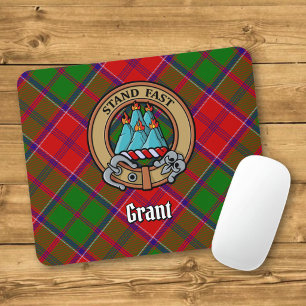 Clan Grant-Wappen über Tartan Mousepad