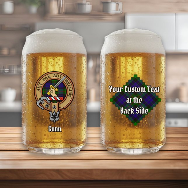 Clan Gunn Wappen über Tartan Dosenglas (Von Creator hochgeladen)