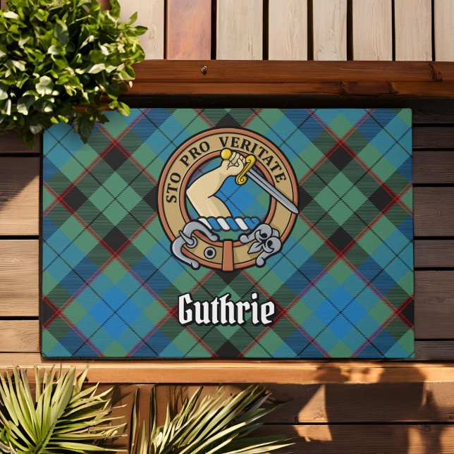 Clan Guthrie Wappen über Tartan Fußmatte (Von Creator hochgeladen)