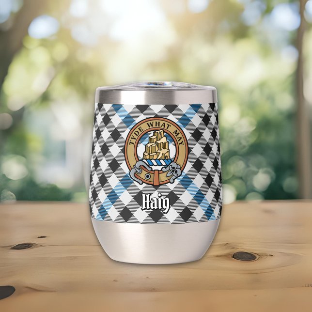 Clan Haig-Wappen über Check-Tartan (Von Creator hochgeladen)