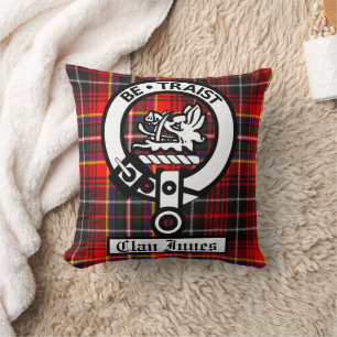 Clan Innes-Abzeichen und Tartan Kissen