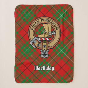 Clan MacAulay Wappen über Tartan Sherpadecke