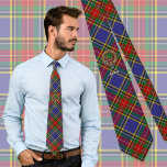 Clan MacBeth Wappen über Tartan Krawatte<br><div class="desc">Clan MacBeth Wappen Abzeichen umgeben von einem Gurt und Schnalle über Tartan Hintergrund. Eigener Text.</div>