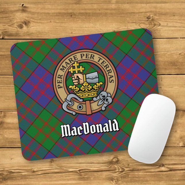 Clan MacDonald Wappen über Tartan Mousepad (Von Creator hochgeladen)