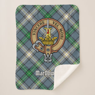 Clan MacDowall Wappen über Tartan Sherpadecke