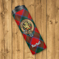 Clan MacDuff Wappen über Tartan