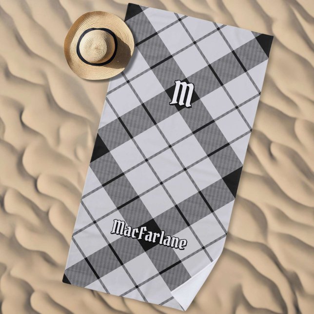 Clan MacFarlane Black and White Tartan Strandtuch (Von Creator hochgeladen)