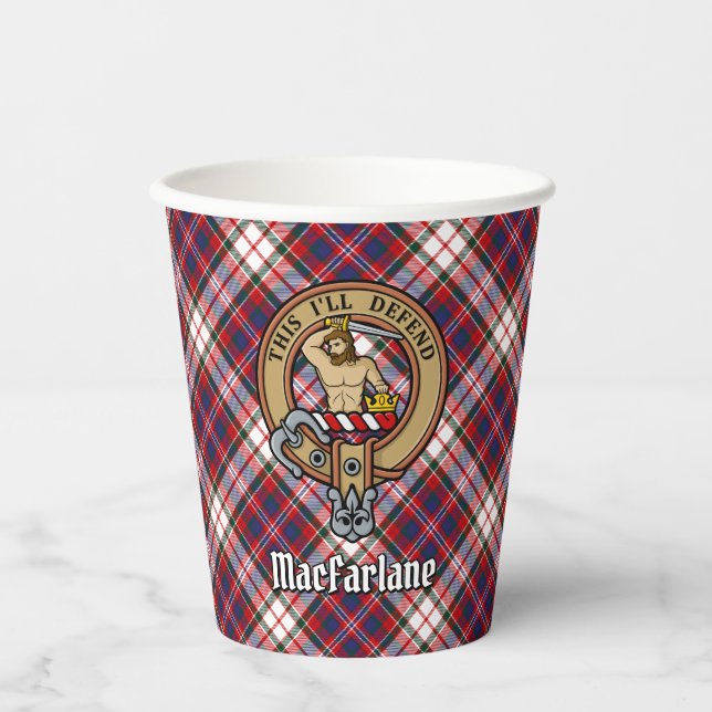 Clan MacFarlane Wappen über Dress Tartan Pappbecher (Vorderseite)