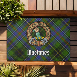 Clan MacInnes Wappen über Tartan Fußmatte