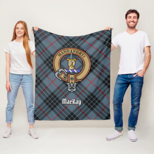 Clan MacKay Wappen über Blue Tartan Fleecedecke