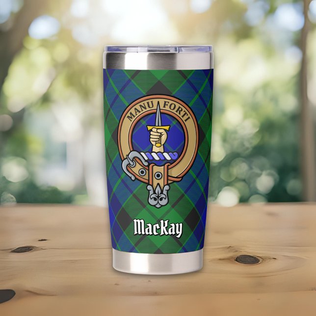 Clan MacKay Wappen über Tartan Thermobecher (Von Creator hochgeladen)