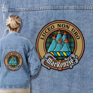 Clan MacKenzie Wappen über Tartan Jeansjacke