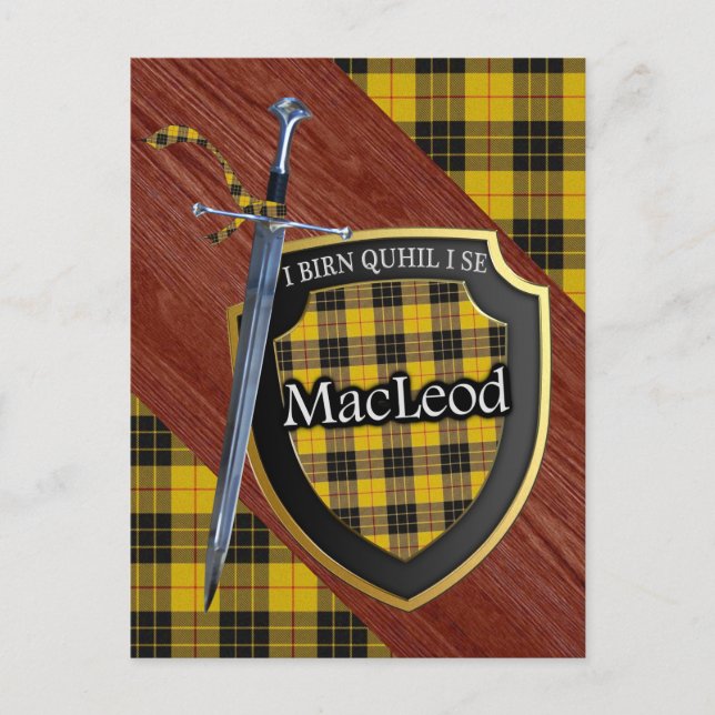 Clan MacLeod Tartan Sword & Shield Postkarte (Vorderseite)