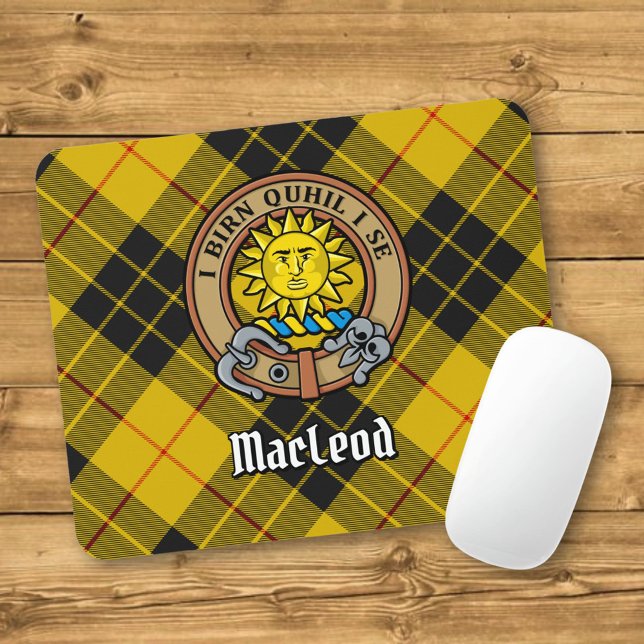 Clan MacLeod von Lewis Wappen über Tartan Mousepad (Von Creator hochgeladen)