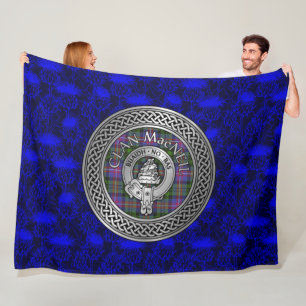 Clan MacNeil Wappen & Tartan Knot Fleecedecke