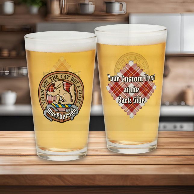 Clan MacPherson Wappen über Red Dress Tartan Glas (Von Creator hochgeladen)