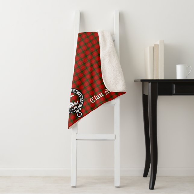 Clan MacQuarrie Tartan und Wappen Sherpadecke (Beispiel)