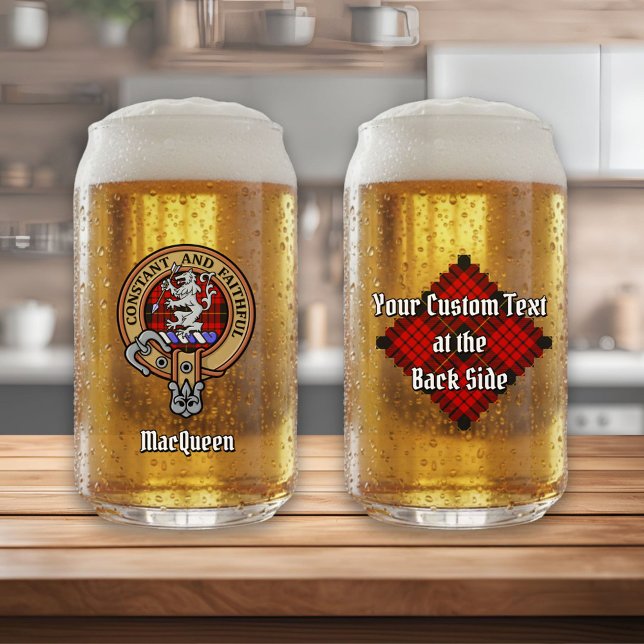 Clan MacQueen Crest über Tartan Dosenglas (Von Creator hochgeladen)