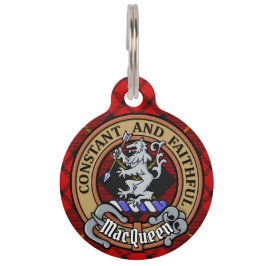 Clan MacQueen Crest über Tartan Haustiermarke