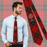 Clan MacQueen Crest über Tartan Krawatte<br><div class="desc">Clan MacQueen hat einen Crst-Abzeichen umgeben von einem Gurt und Schnallen über dem Hintergrund des Tartanes. Eigener Text.</div>