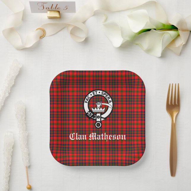 Clan Matheson Wappen Abzeichen und Tartan Pappteller (Hochzeit)