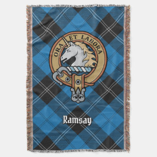 Clan Ramsay Wappen über blauem Jagdtartan Decke