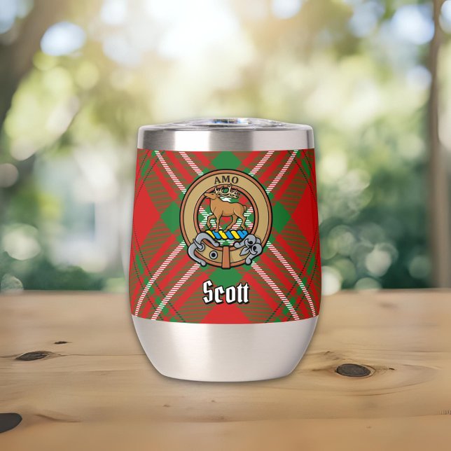 Clan Scott Wappen über Red Tartan (Von Creator hochgeladen)