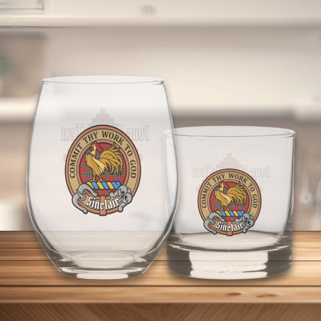 Clan Sinclair Wappen über Red Tartan Whiskyglas (Von Creator hochgeladen)