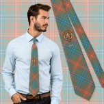 Clan Wilson Wappen über antikes Tartan Krawatte<br><div class="desc">Clan Wilson Wappen Abzeichen umgeben von einem Gurt und Schnallen über antikes tartanisches Hintergrund. Eigener Text.</div>