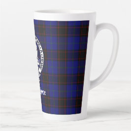 Clan Zuhause Wappen Abzeichen und Tartan Milchtasse