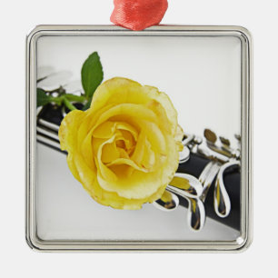 Clarinet und gelbe Rosen-Verzierung Silbernes Ornament
