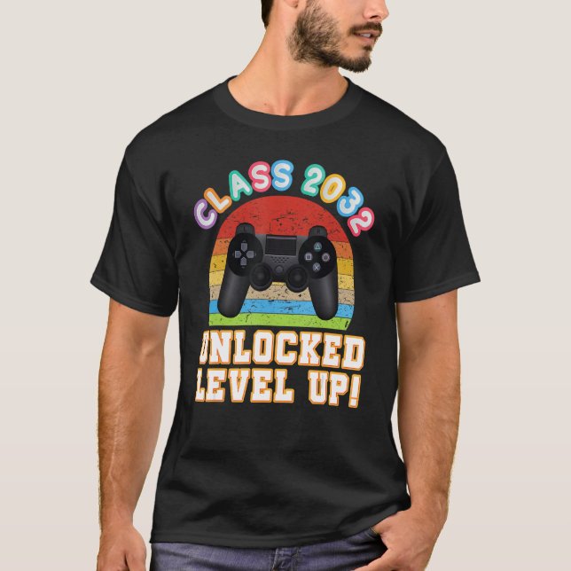 Class 2032 Unlocked Level Up Video Game Back To Sc T-Shirt (Vorderseite)