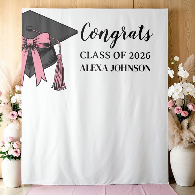 Class Of 2026 Pink Bow Graduation Cap Backdrop Wandteppich (Von Creator hochgeladen)