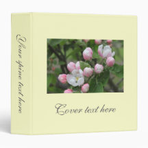 fleur de pomme et feuilles verts