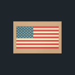 Classic American Flag Wall Art Deco Leinwanddruck<br><div class="desc">Die rot,  blau und cremefarbenen Farbtöne verleihen dieser amerikanischen Leinwand ein rustikales,  Vintages Ambiente. Das Design stammt aus der Originalkunst.</div>