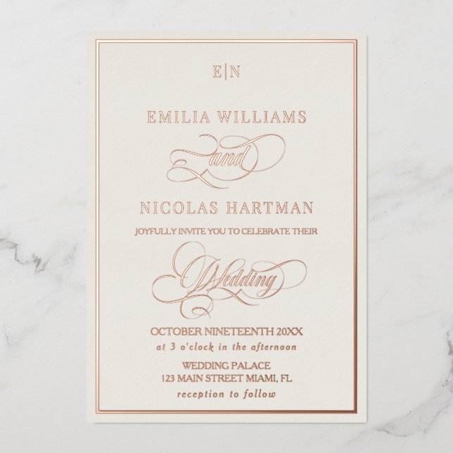 Classic Beige & Gold Monogram Wedding Folieneinladung (Vorderseite)