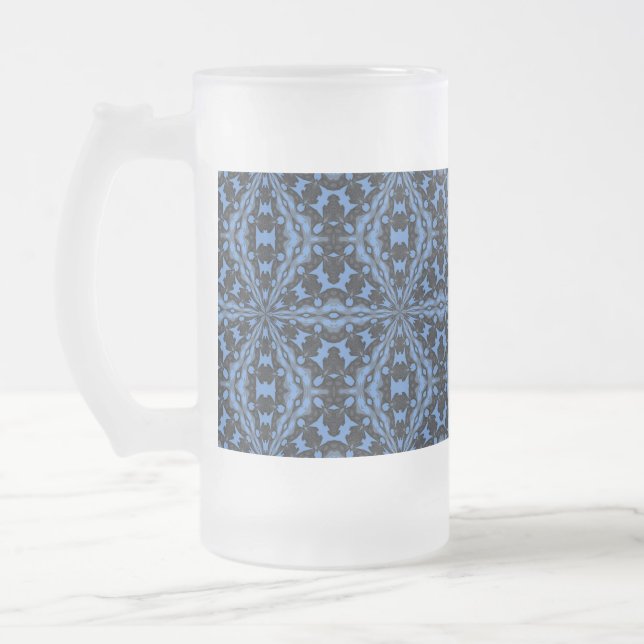 Classic Blue Black und Denim Geometric Tile Patter Mattglas Bierglas (Links)