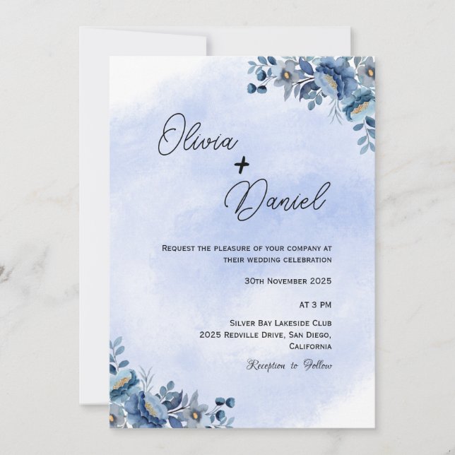 Classic Blue Floral Wedding Invitation Einladung (Vorderseite)
