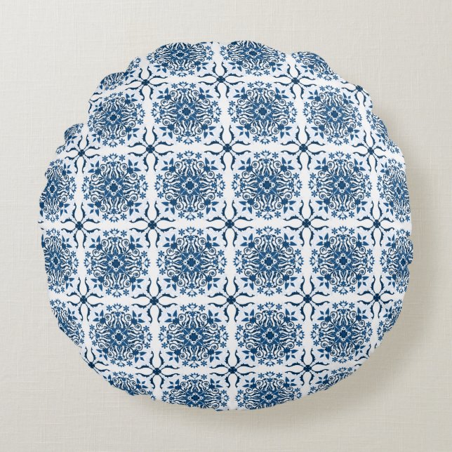 Classic Blue Hues Boho Style Beautiful Rundes Kissen (Vorderseite)