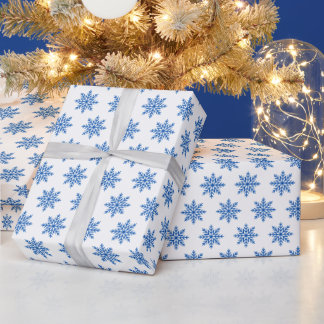 Classic Blue Snowflake Pattern on White Geschenkpapier
