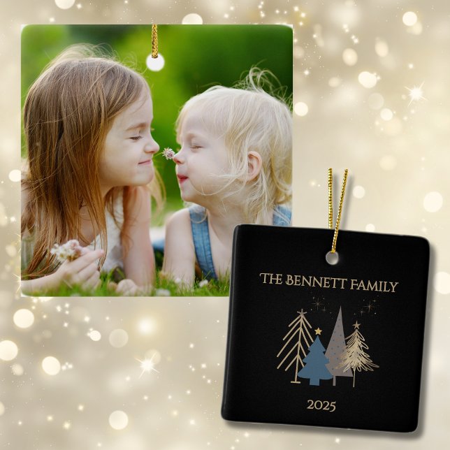 Classic Christmas Tree Family Photo Named  Keramikornament (Von Creator hochgeladen)