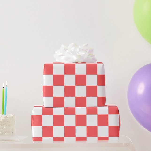 Classic coral red checkerboard geschenkpapier (Von Creator hochgeladen)