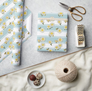 Classic Daisis und Classic Stripe Light Blue Geschenkpapier