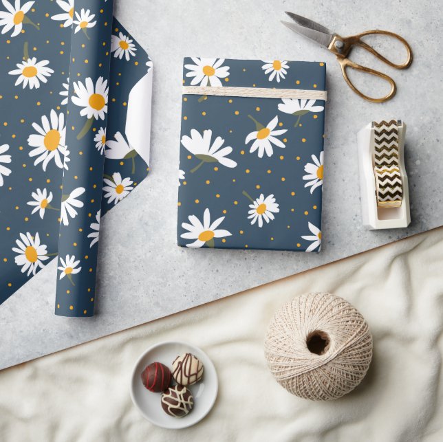 Classic Daisy Floral White Yellow Daisies Geschenkpapier (Kunsthandwerk)