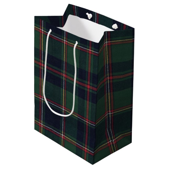 Classic Dark Blue Red Green Plaid Pattern Mittlere Geschenktüte (Vorderseite Schrägansicht)