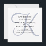 Classic Dusty Blue Monogram Save The Date<br><div class="desc">Diese eleganten Hochzeitseinladungen Save the Date zeigen Ihr Monogramm in einem großen, stylischen Text in staubblau auf weißem Hintergrund. Eine einfache, elegante Suche nach Ihrer modernen Hochzeit.</div>