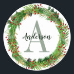 Classic Elegant Christmas Wreath Monogram Initial Runder Aufkleber<br><div class="desc">Das Design verfügt über einen handgezeichneten Weihnachtskranz,  Sie monogramm Initial und Name.</div>