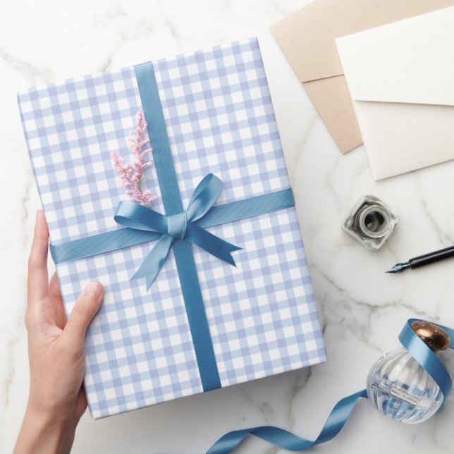 Classic Elegant Light Pastel Blue Gingham Geschenkpapier (Schenken)